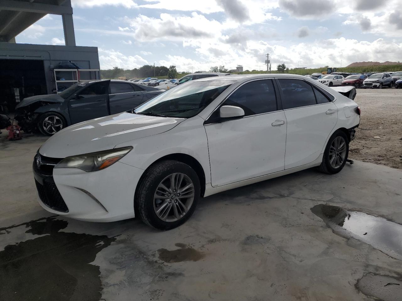 TOYOTA CAMRY LE 2017