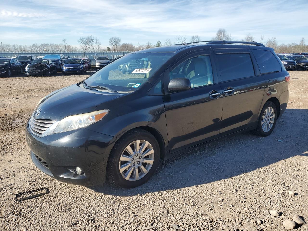 TOYOTA SIENNA XLE 2015