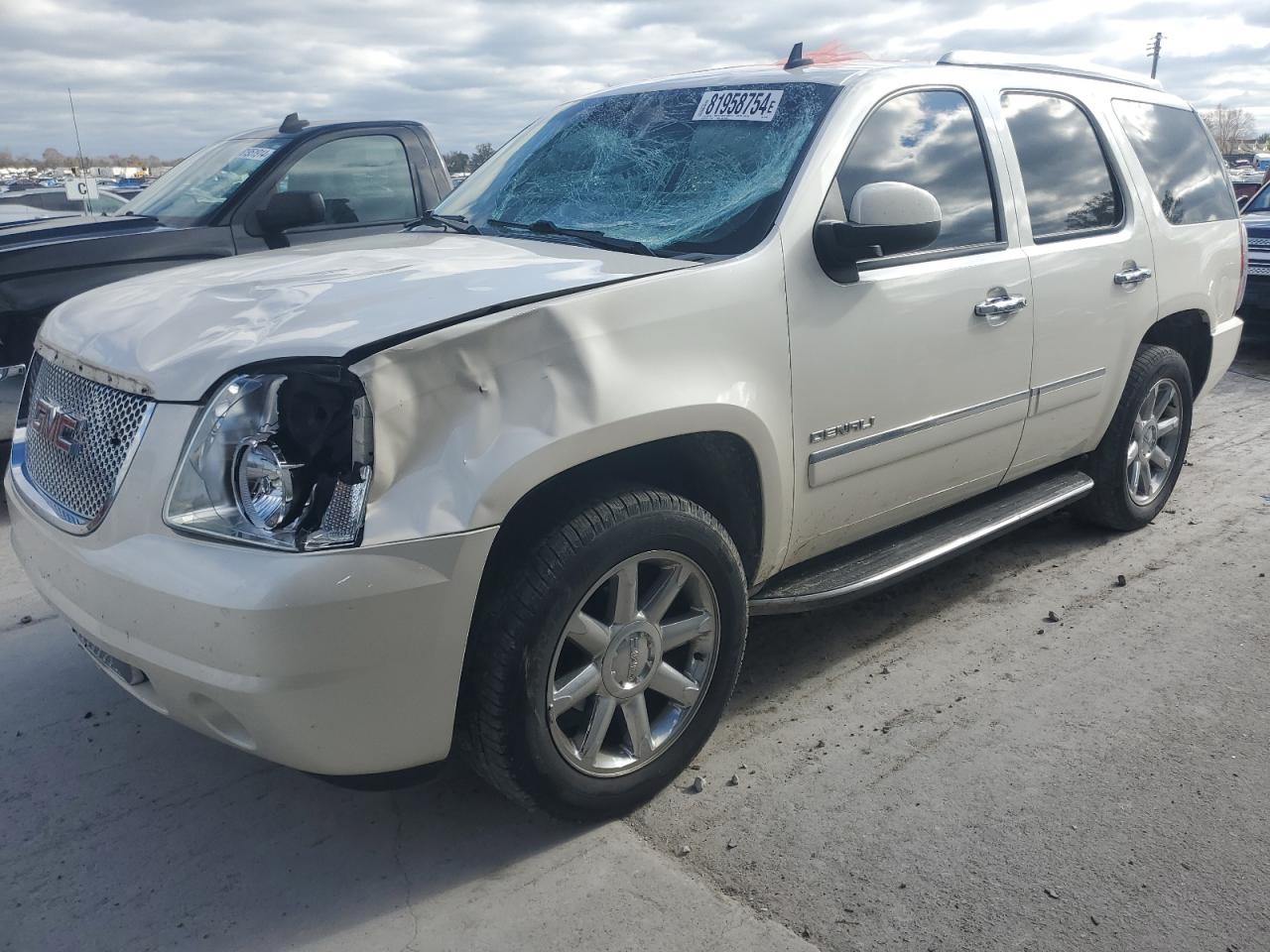 GMC YUKON DENA 2013