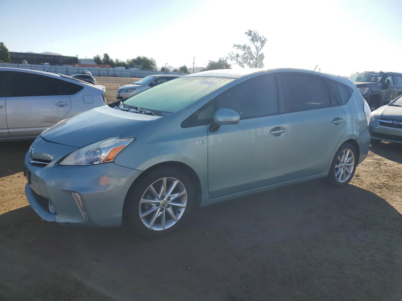 TOYOTA PRIUS V 2013