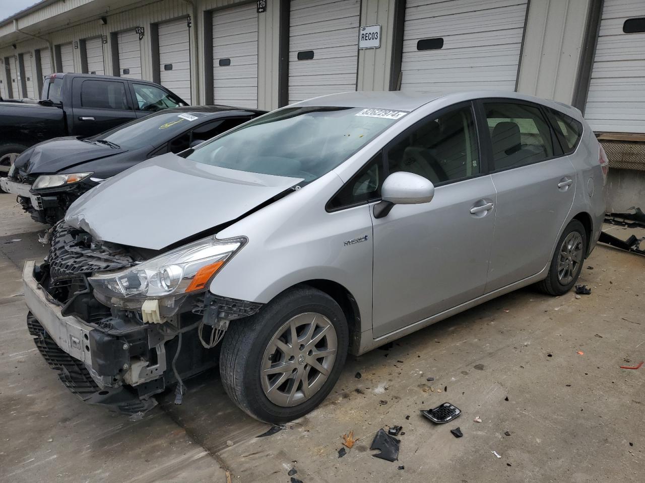 TOYOTA PRIUS V 2015