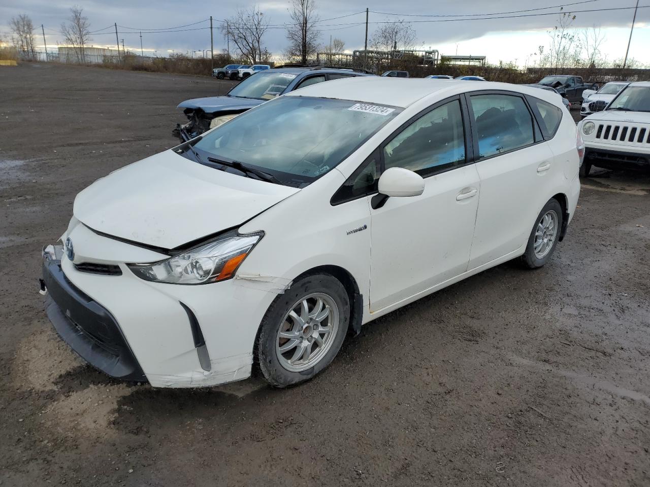 TOYOTA PRIUS V 2017