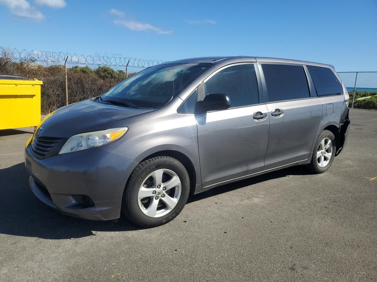 TOYOTA SIENNA 2017