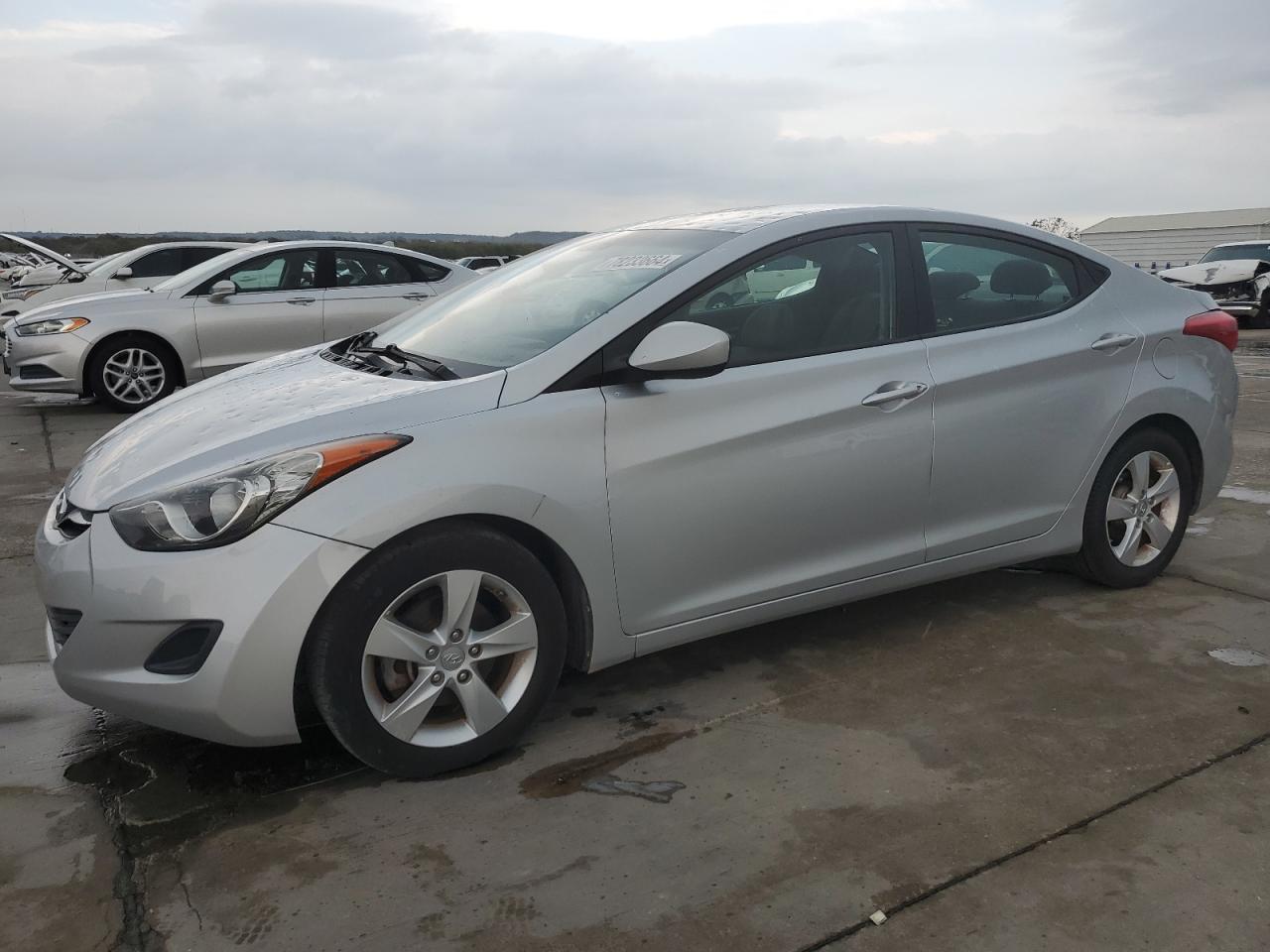 HYUNDAI ELANTRA GL 2013