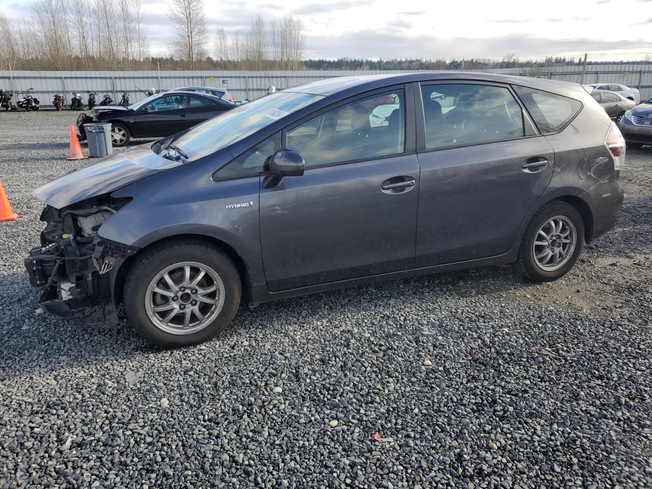 TOYOTA PRIUS V 2015