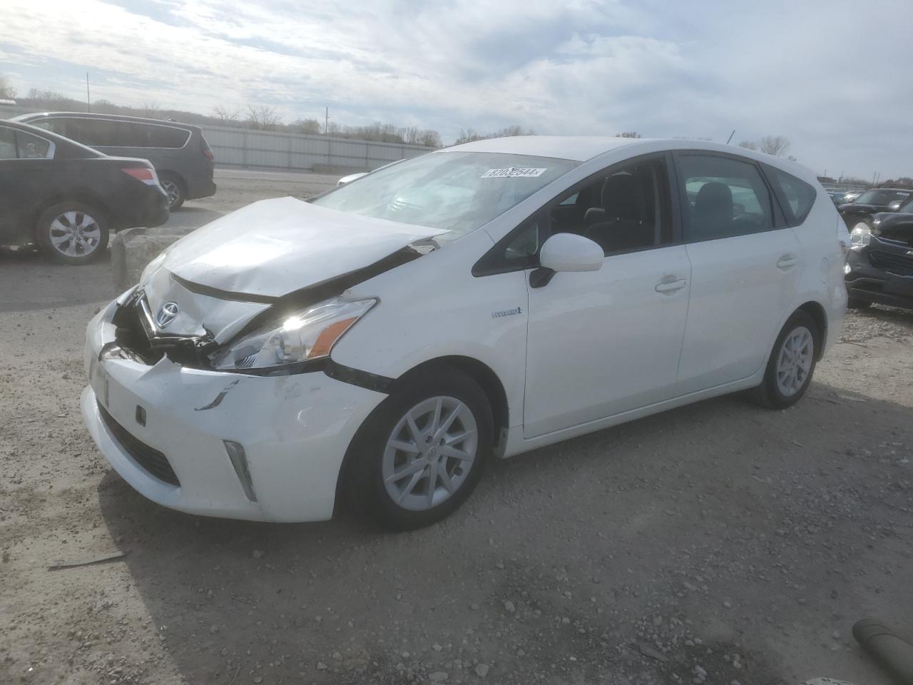 TOYOTA PRIUS V 2012