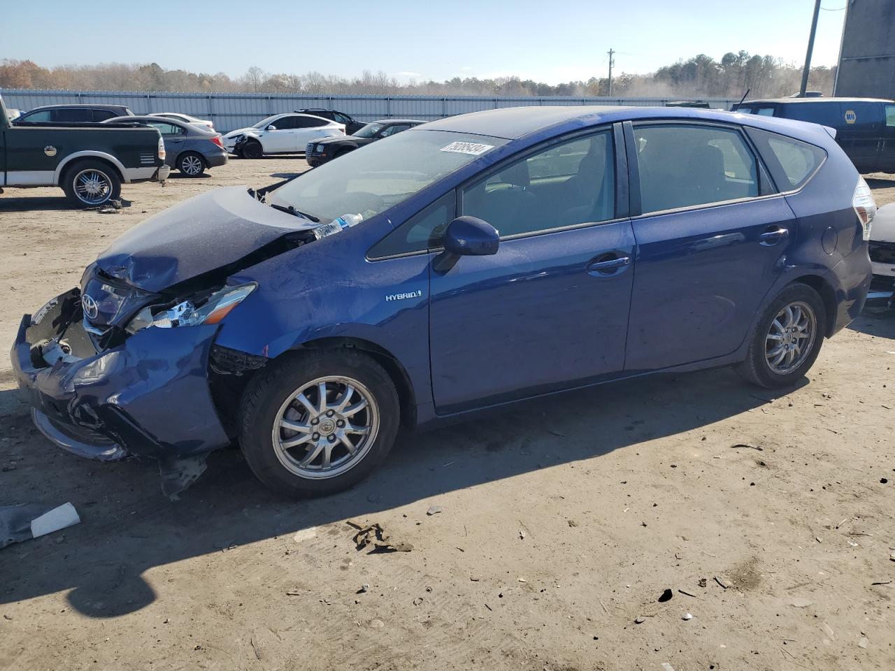 TOYOTA PRIUS V 2013