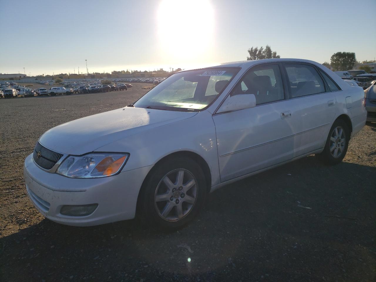 TOYOTA AVALON XL 2001