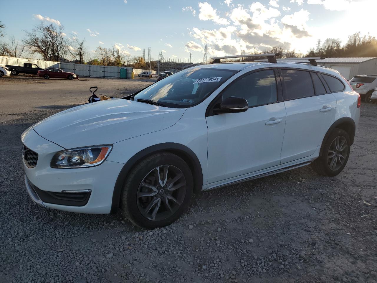 VOLVO V60 CROSS 2017