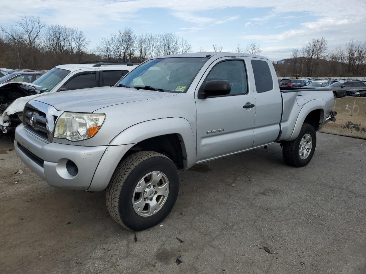 TOYOTA TACOMA ACC 2010