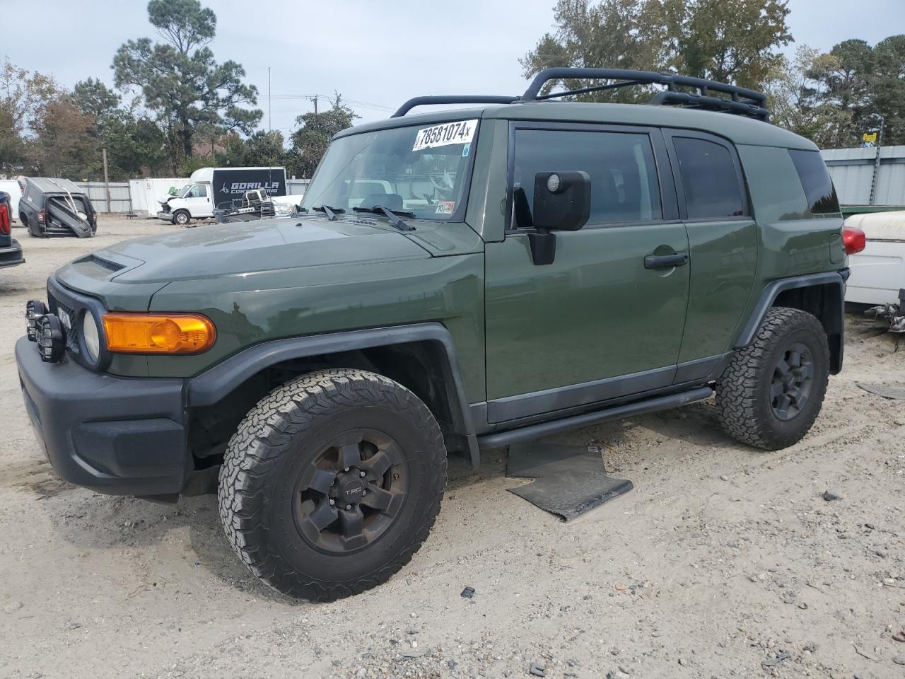 TOYOTA FJ CRUISER 2011