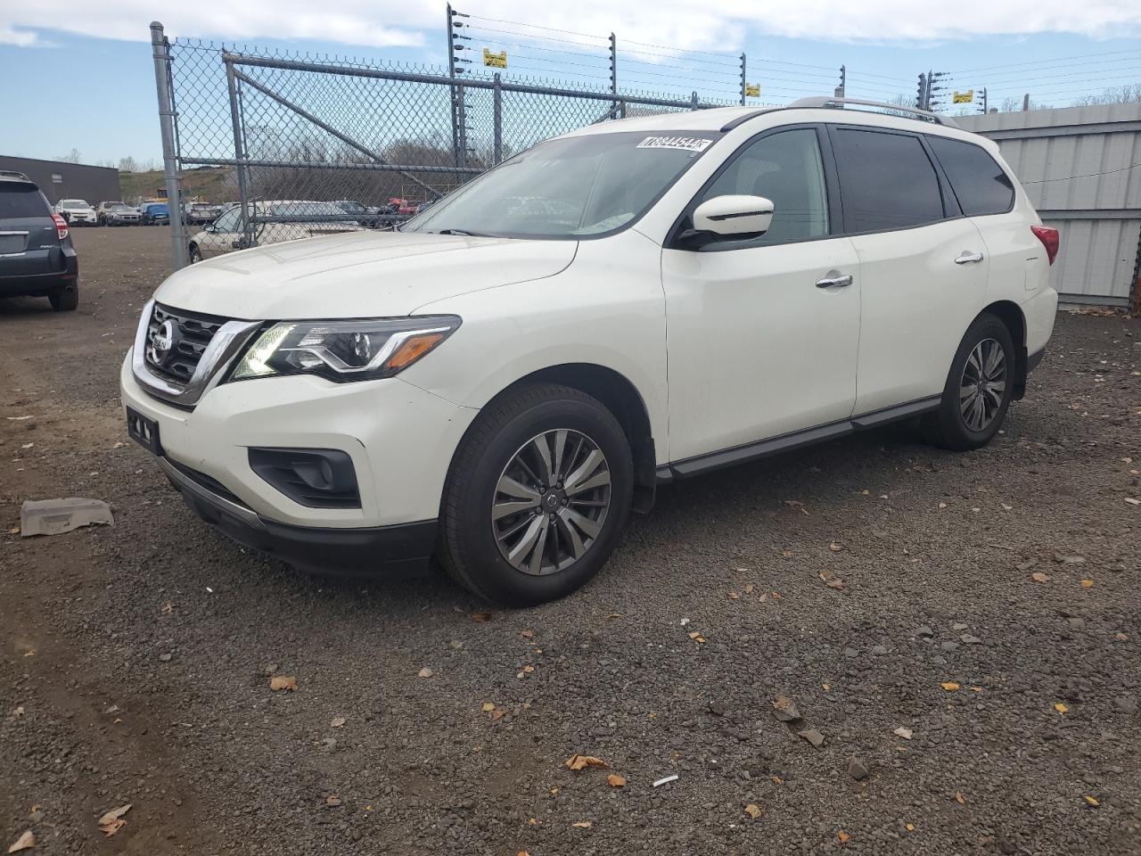 NISSAN PATHFINDER 2019