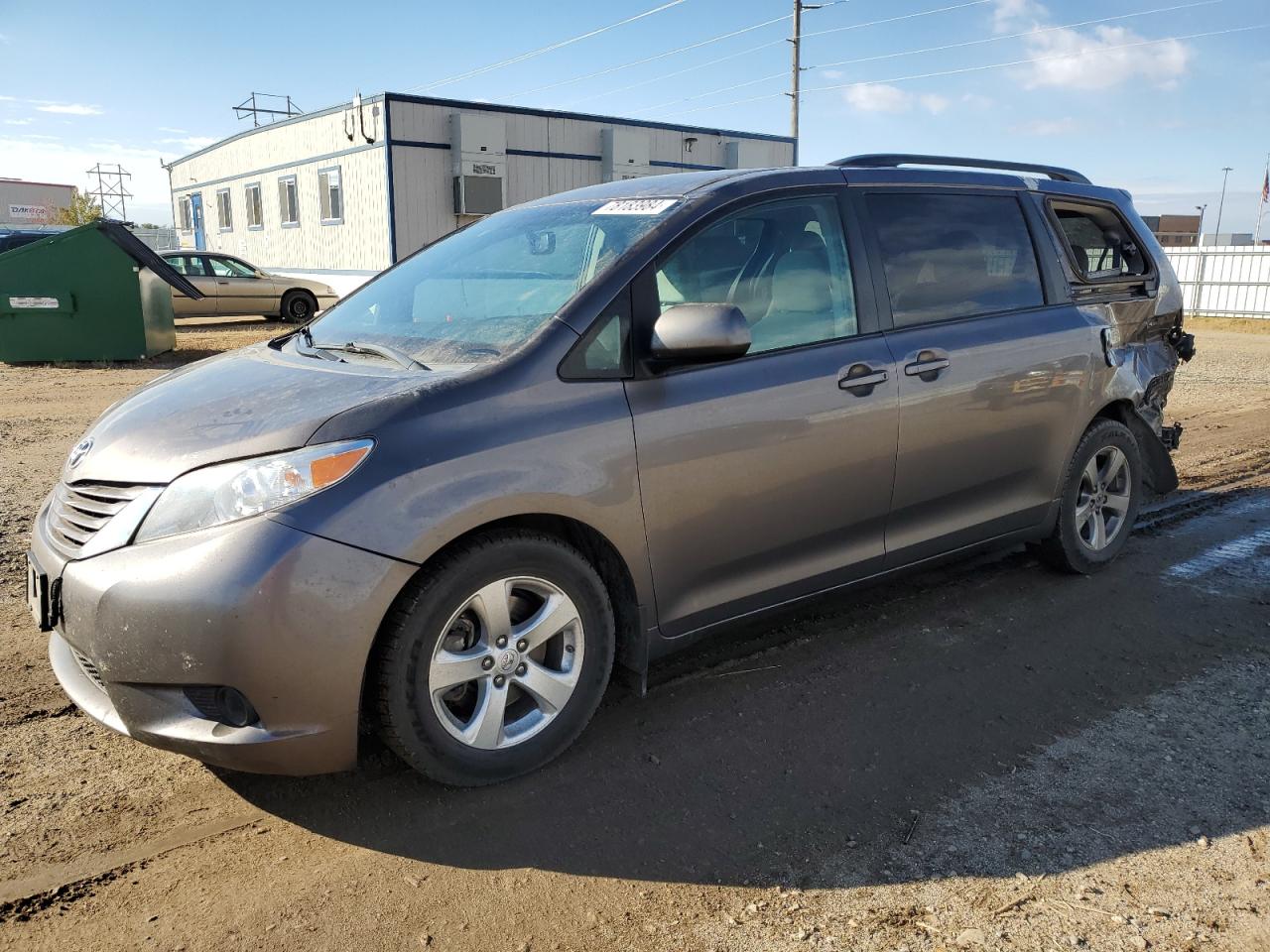 TOYOTA SIENNA LE 2016