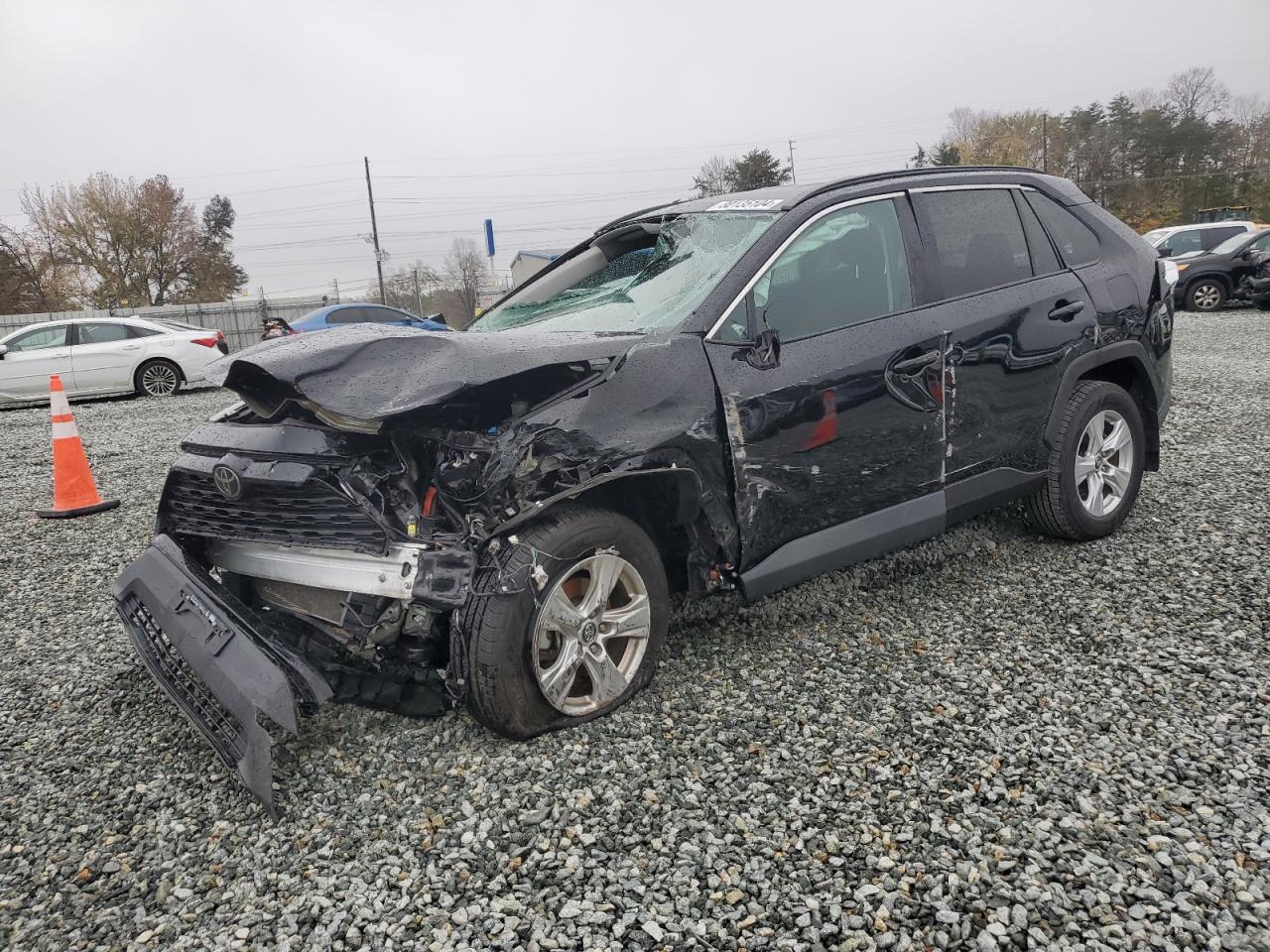 TOYOTA RAV4 XLE 2021