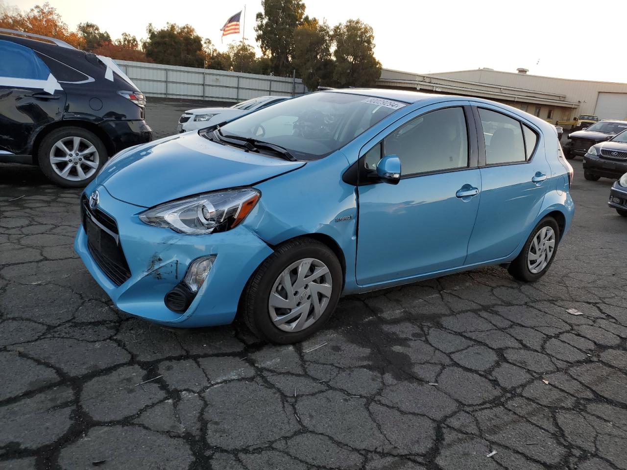 TOYOTA PRIUS C 2015