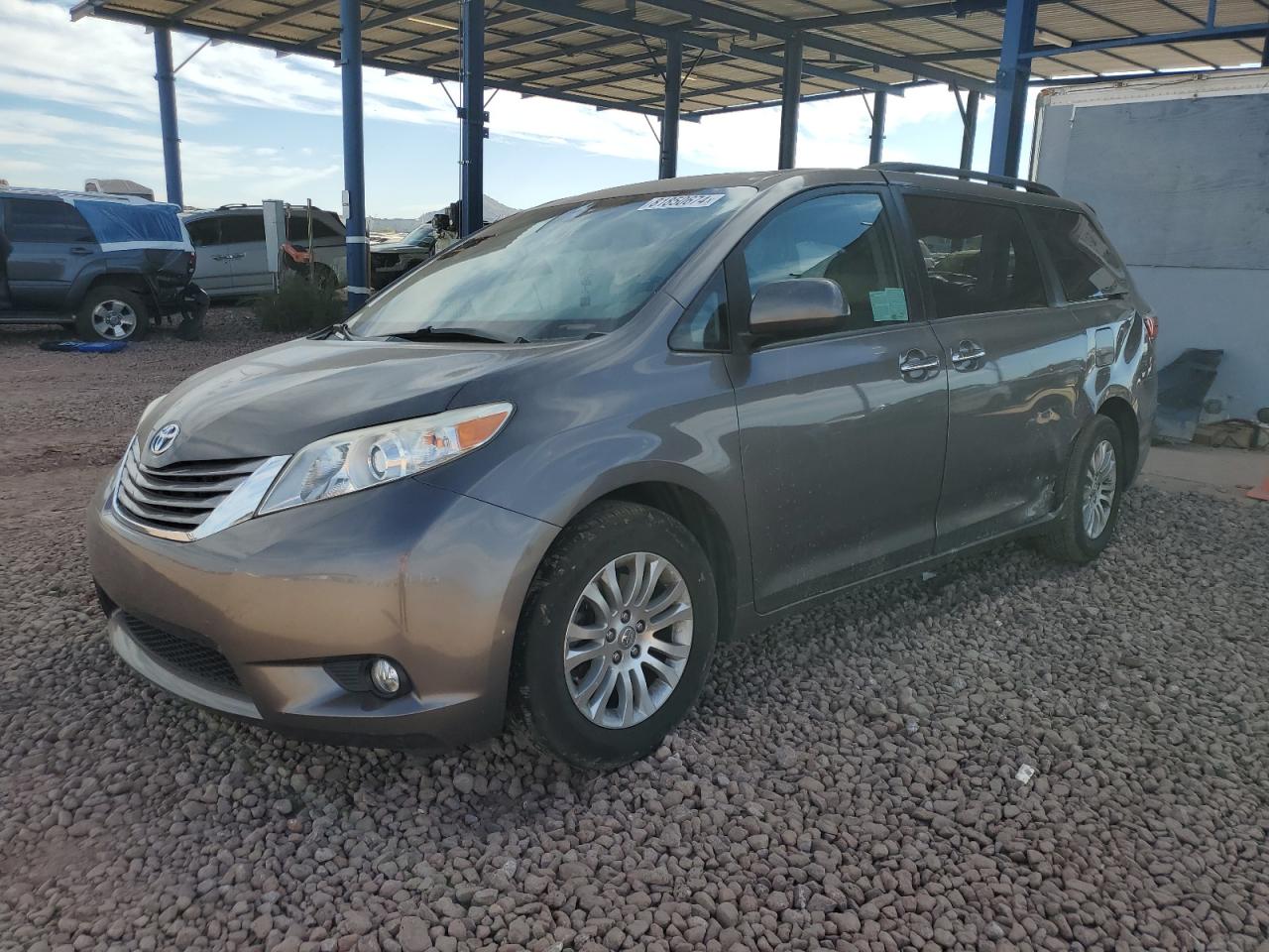TOYOTA SIENNA XLE 2015
