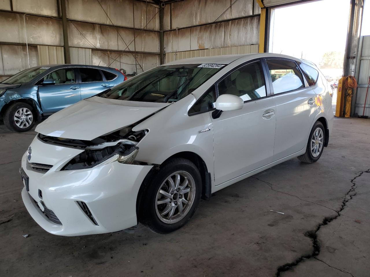 TOYOTA PRIUS V 2013
