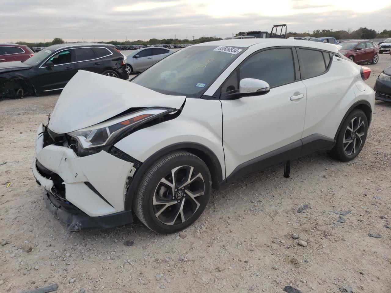 TOYOTA C-HR XLE 2018