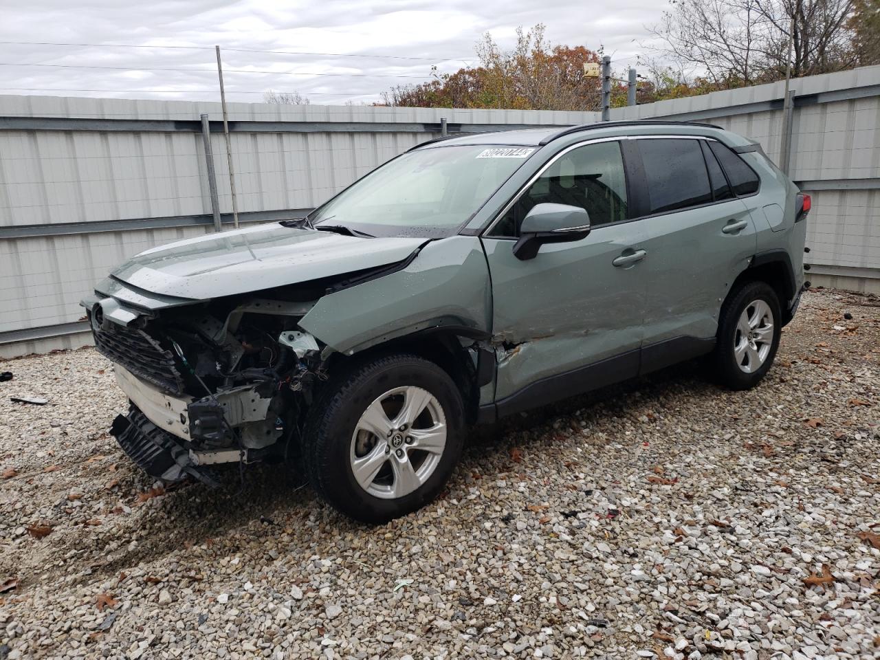 TOYOTA RAV4 XLE 2021