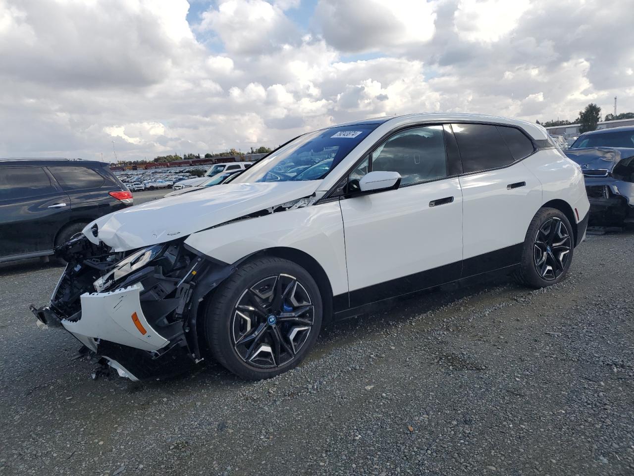 BMW IX XDRIVE5 2024