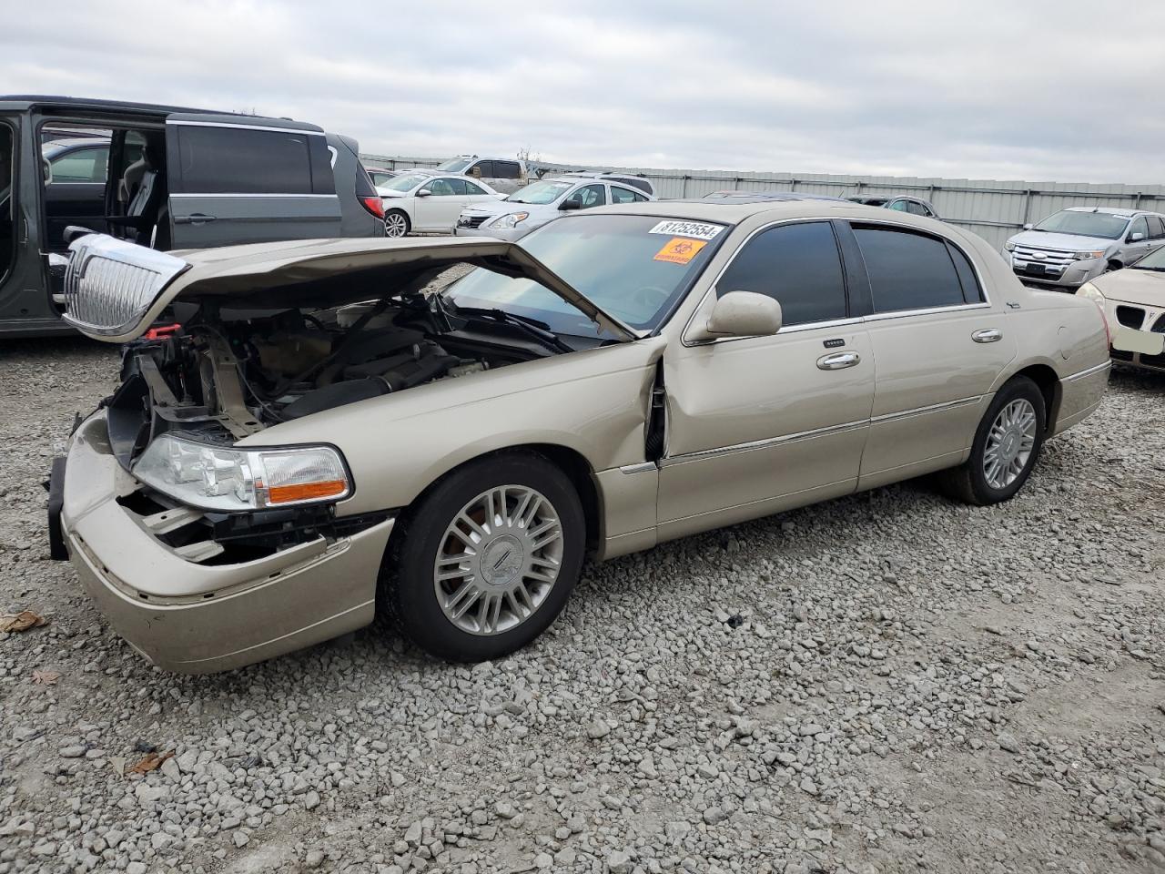 LINCOLN TOWN CAR S 2009