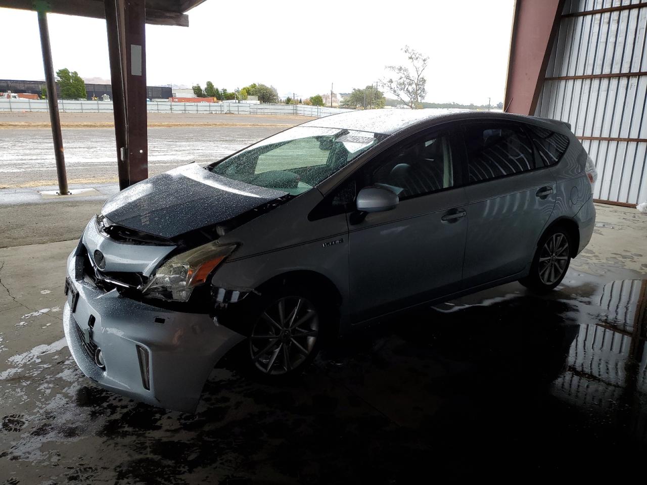 TOYOTA PRIUS V 2012