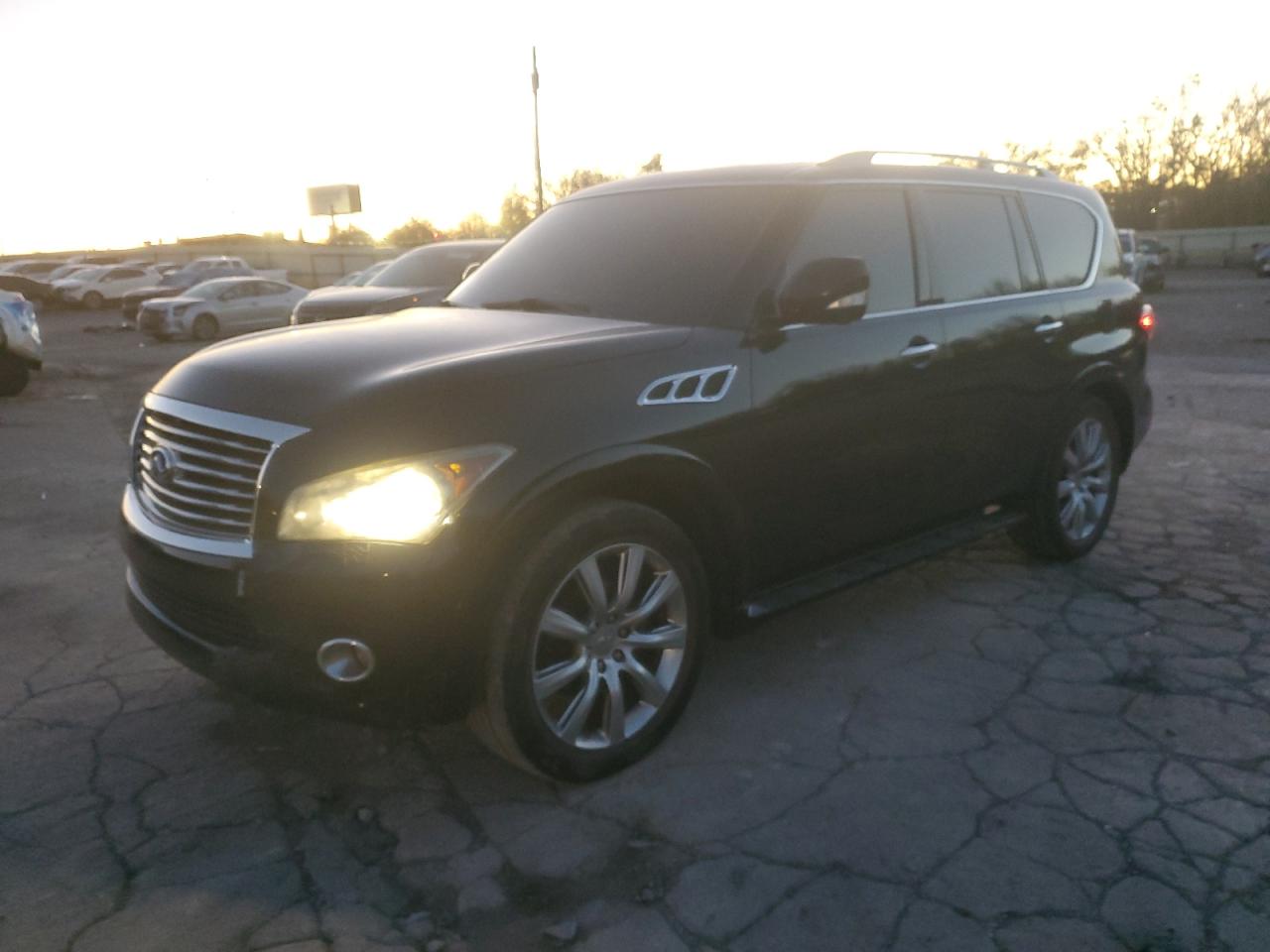 INFINITI QX56 2013