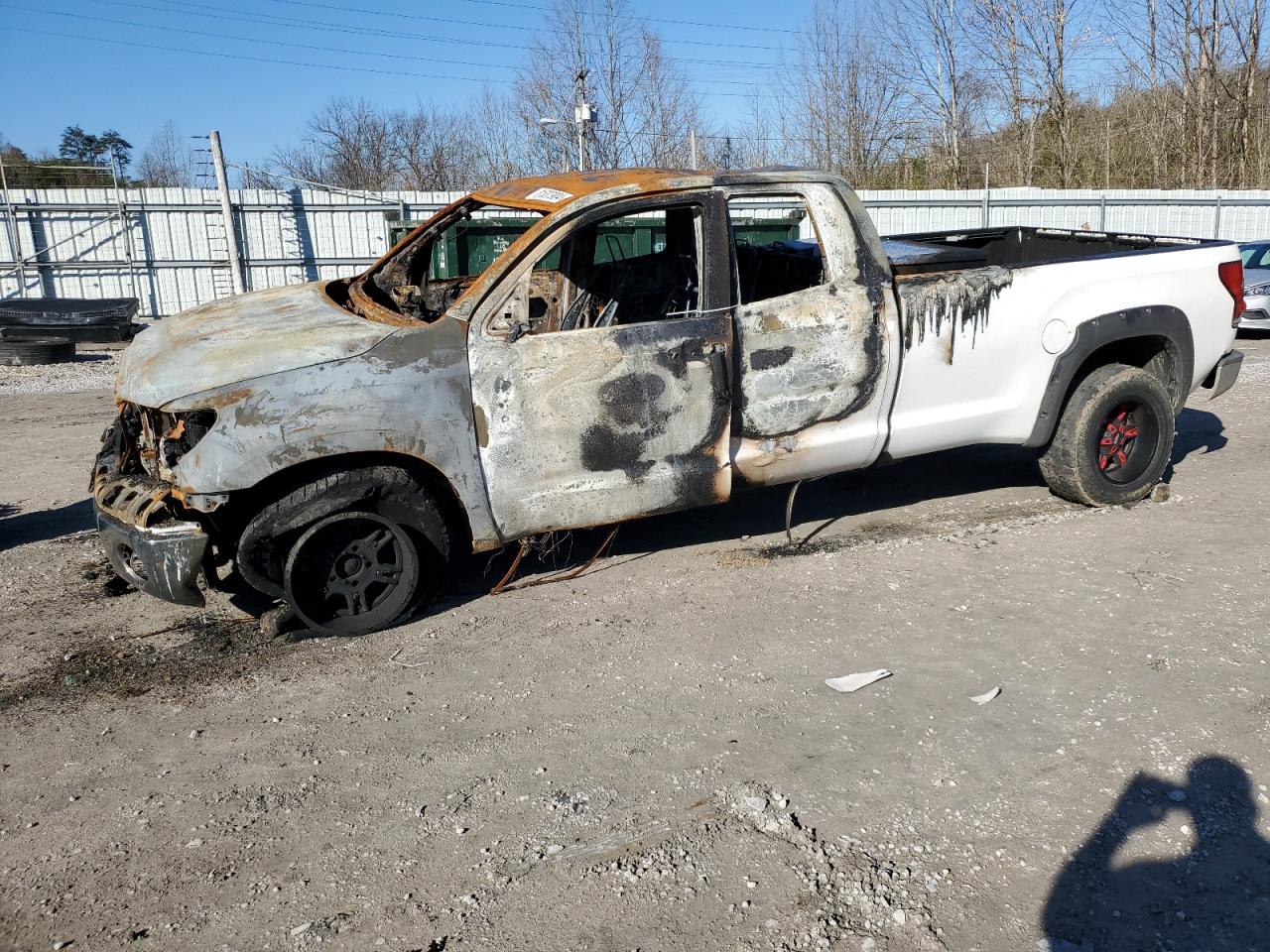 TOYOTA TUNDRA DOU 2008
