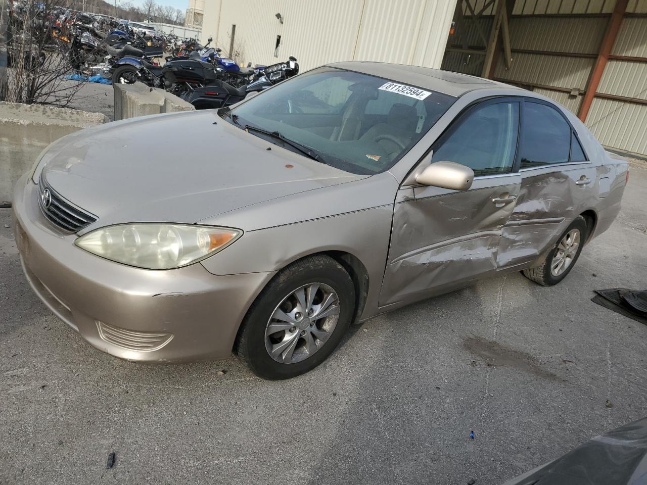 TOYOTA CAMRY LE 2005