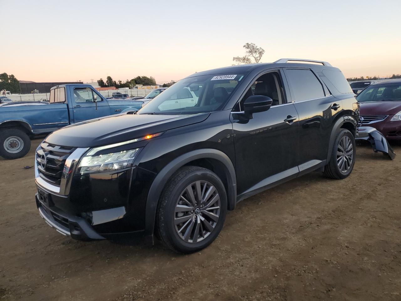 NISSAN PATHFINDER 2024