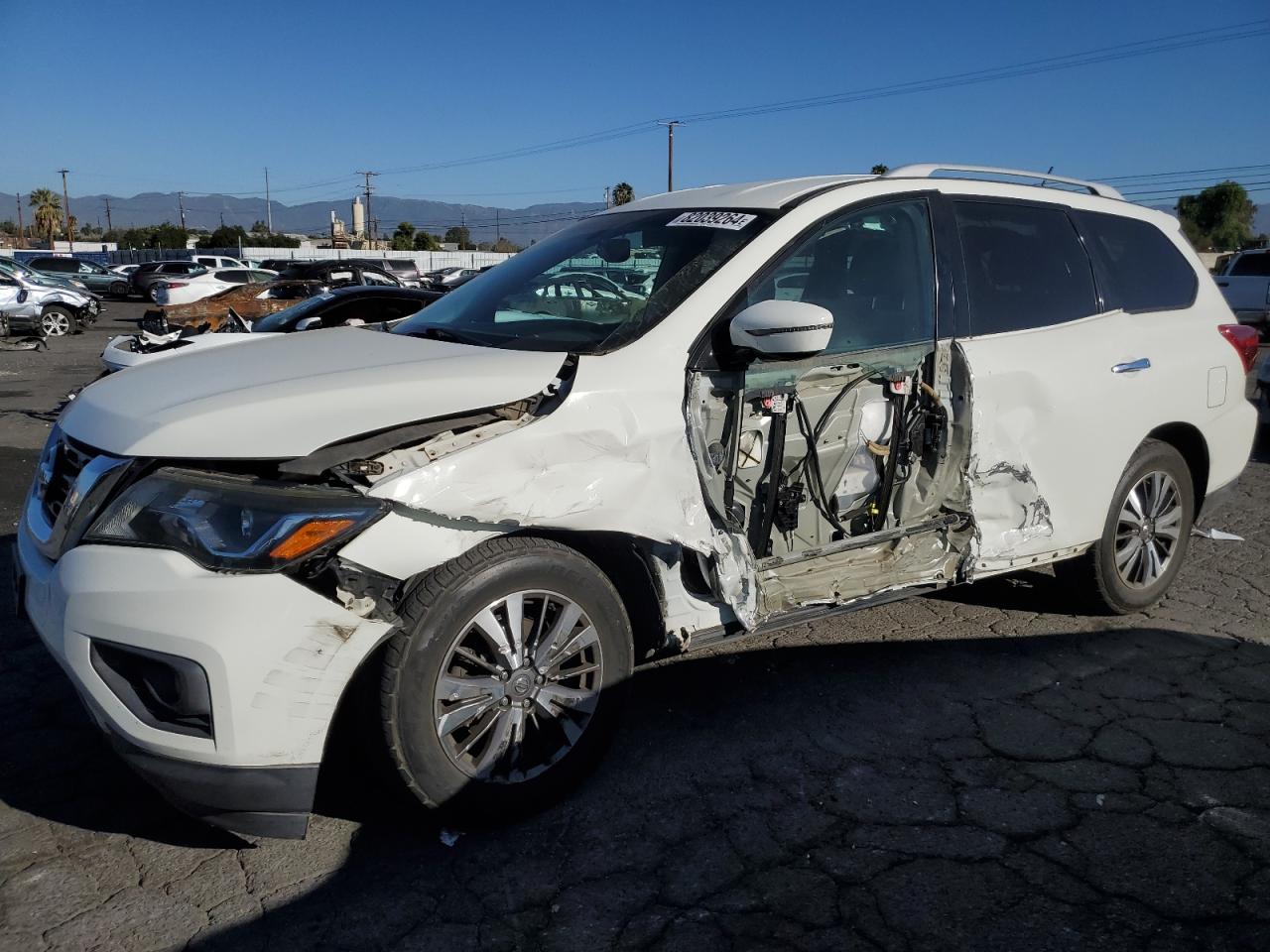 NISSAN PATHFINDER 2017