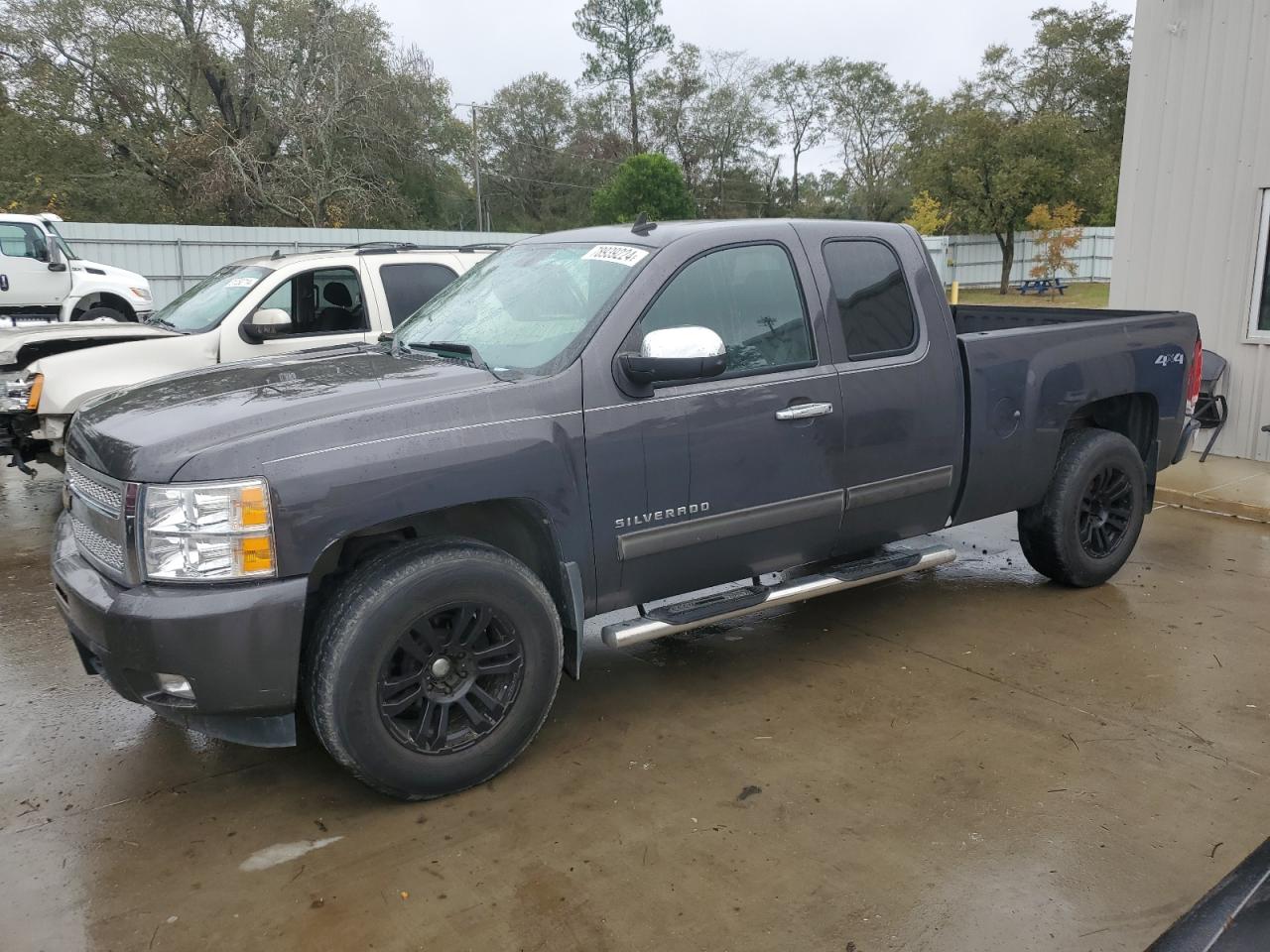 CHEVROLET SILVERADO 2011