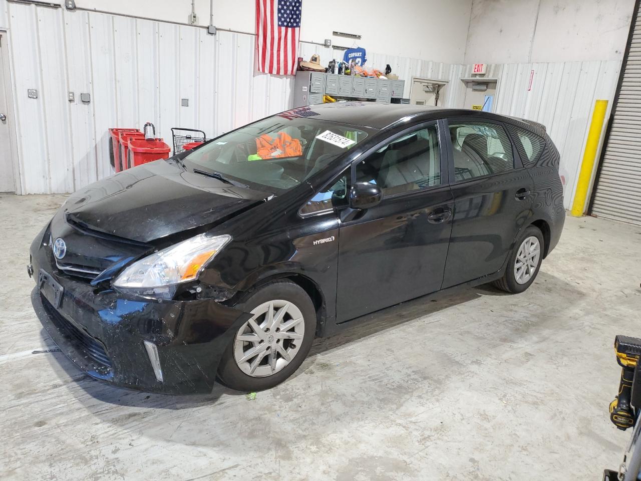 TOYOTA PRIUS V 2012