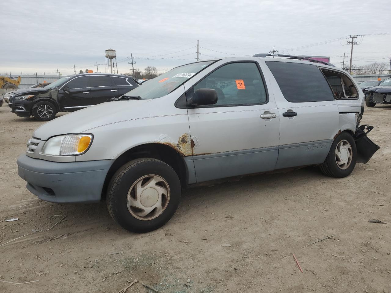 TOYOTA SIENNA LE 2001