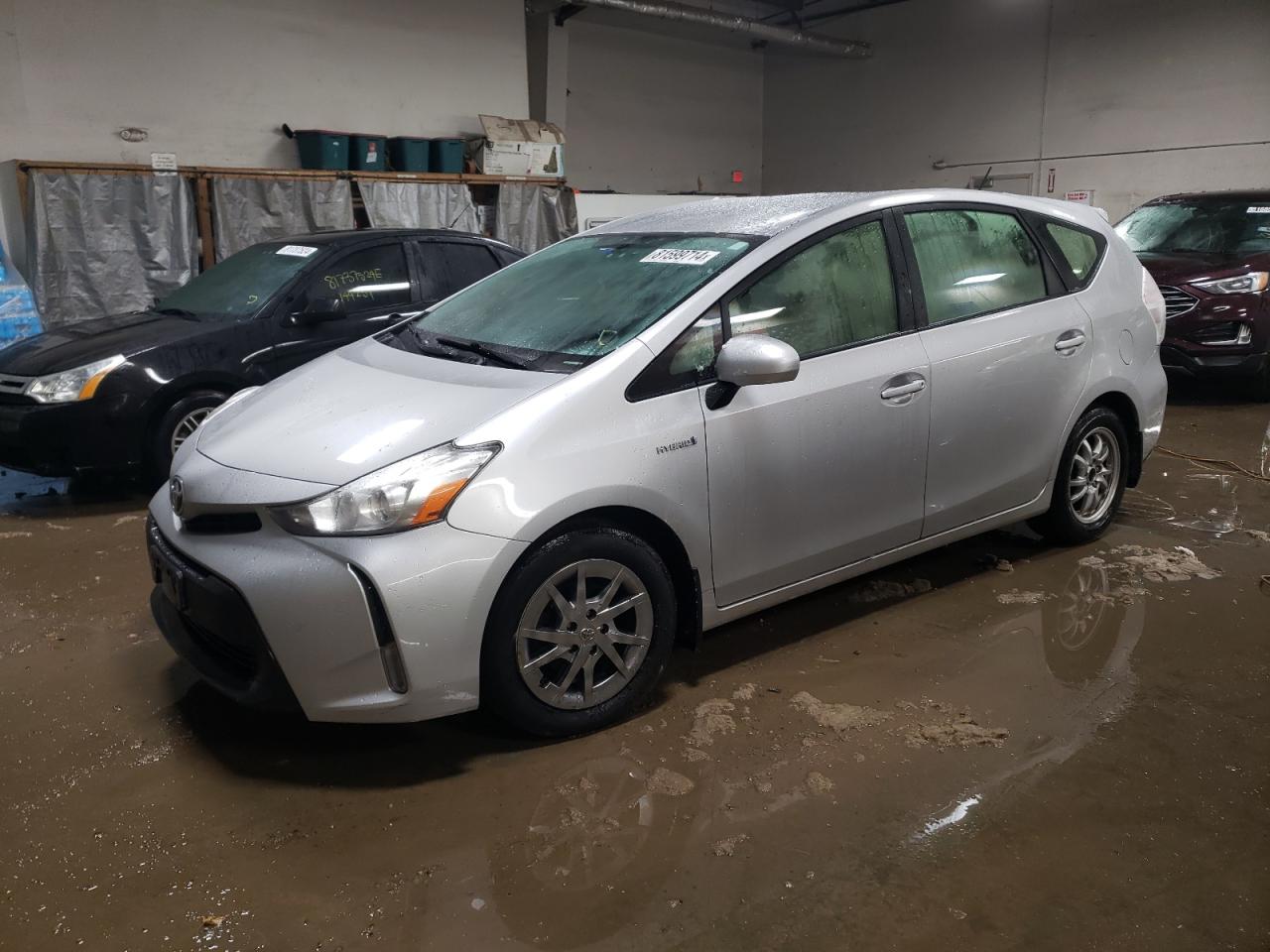 TOYOTA PRIUS V 2017