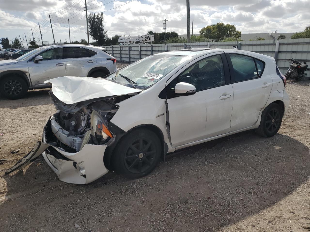 TOYOTA PRIUS C 2016