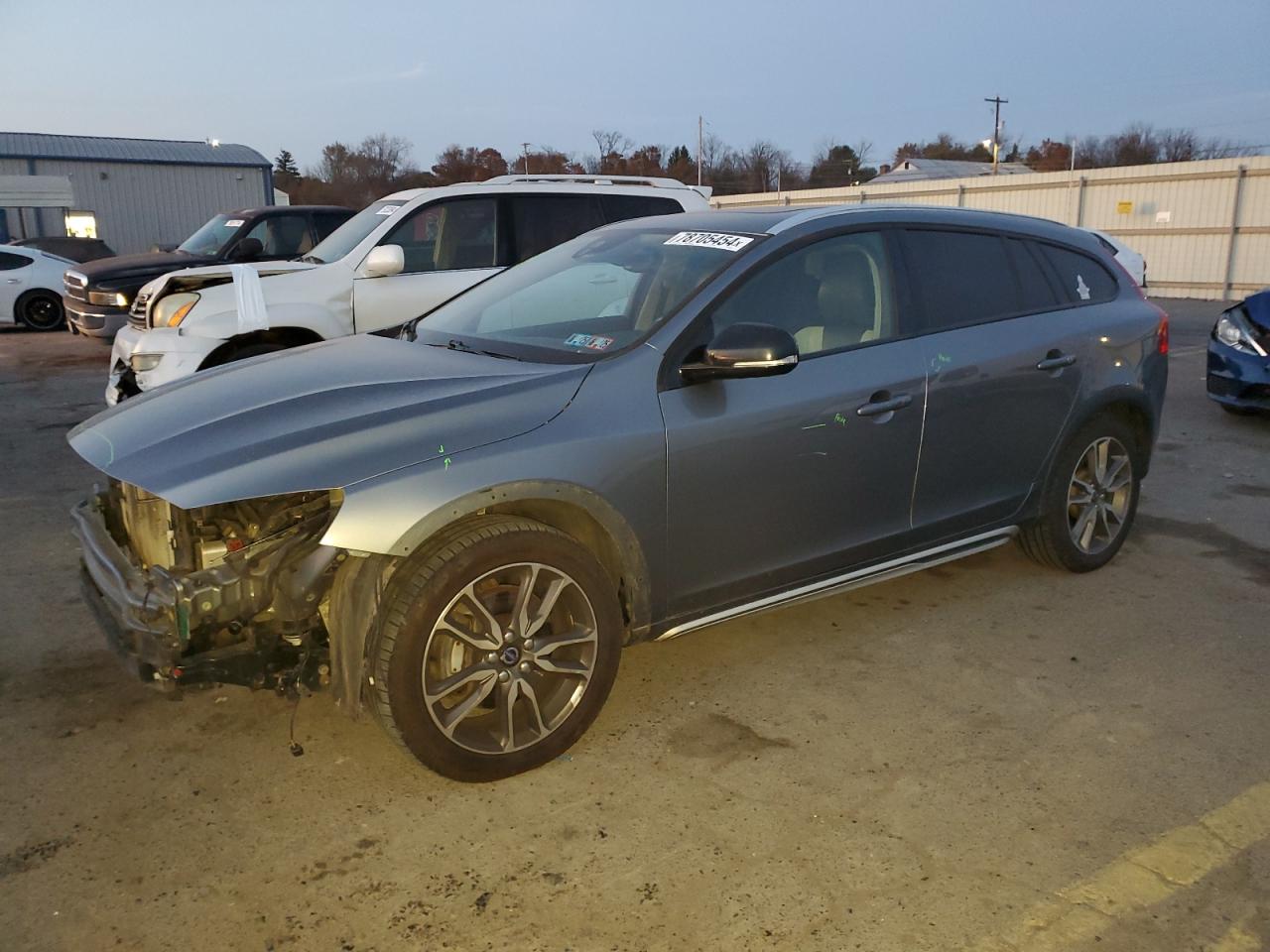 VOLVO V60 CROSS 2016