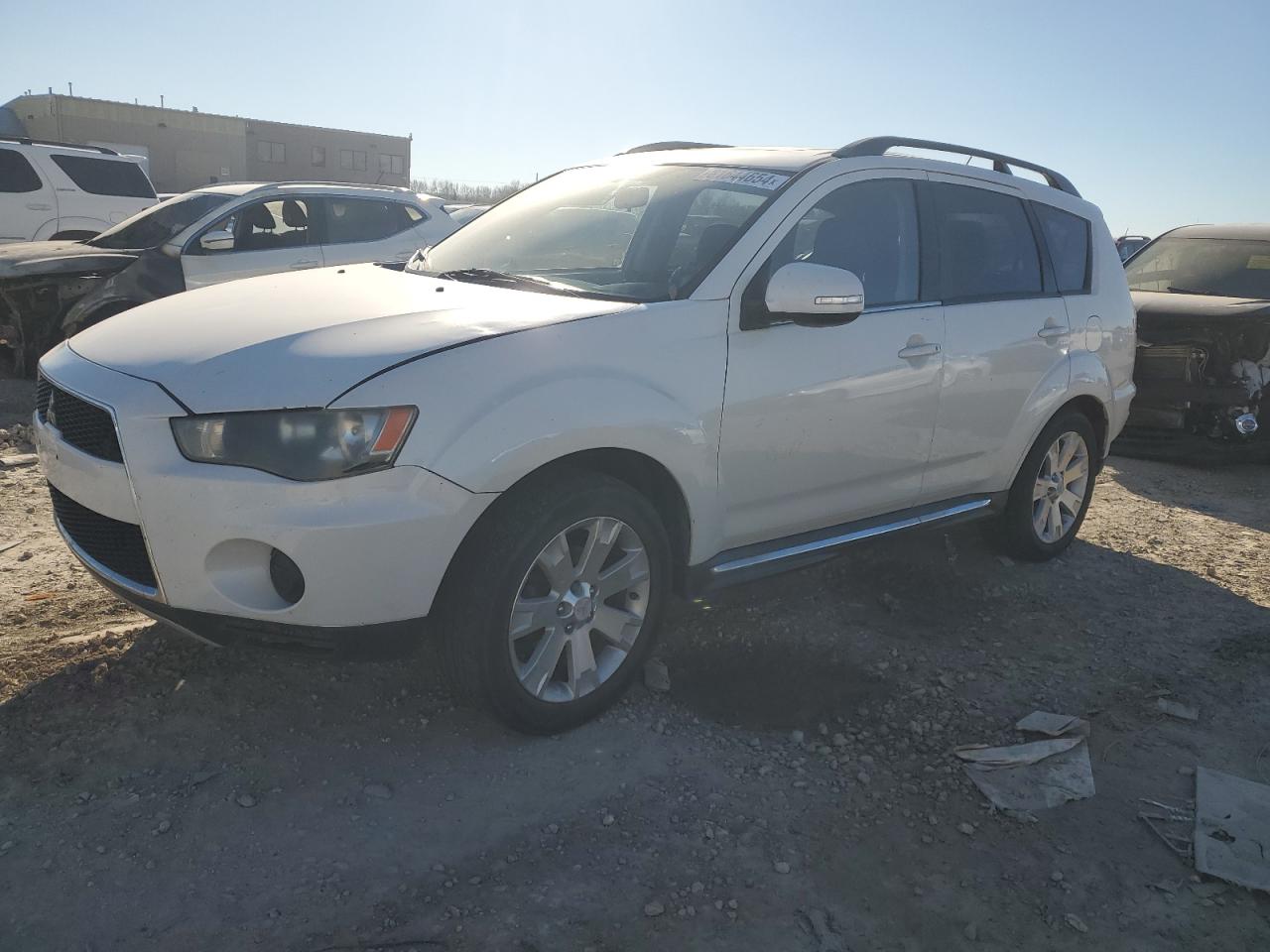 MITSUBISHI OUTLANDER 2011