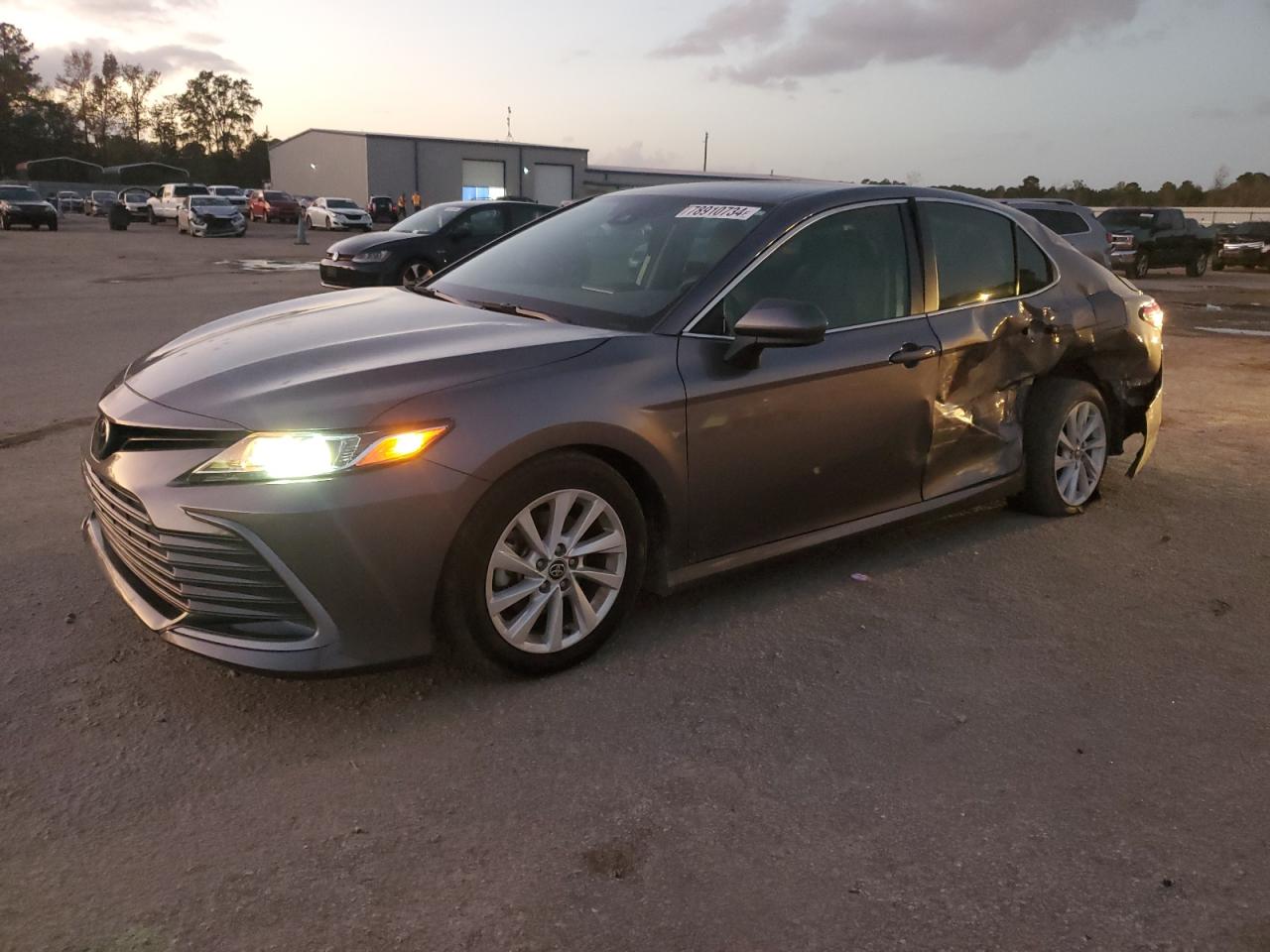 TOYOTA CAMRY LE 2022