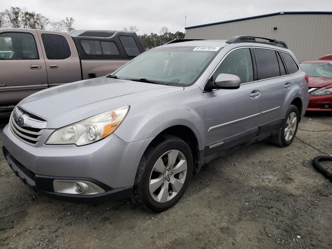 SUBARU OUTBACK 2. 2012