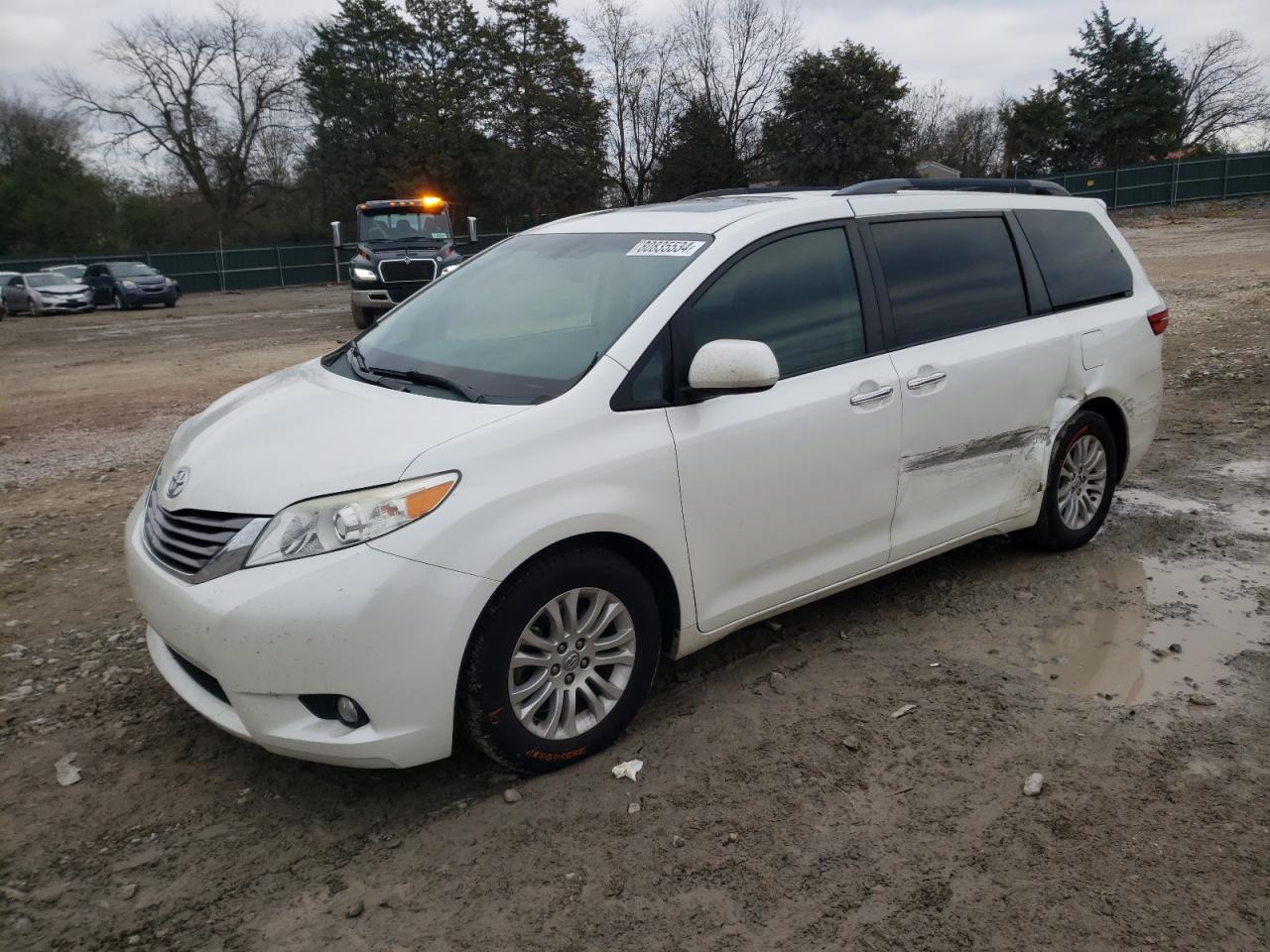 TOYOTA SIENNA XLE 2015