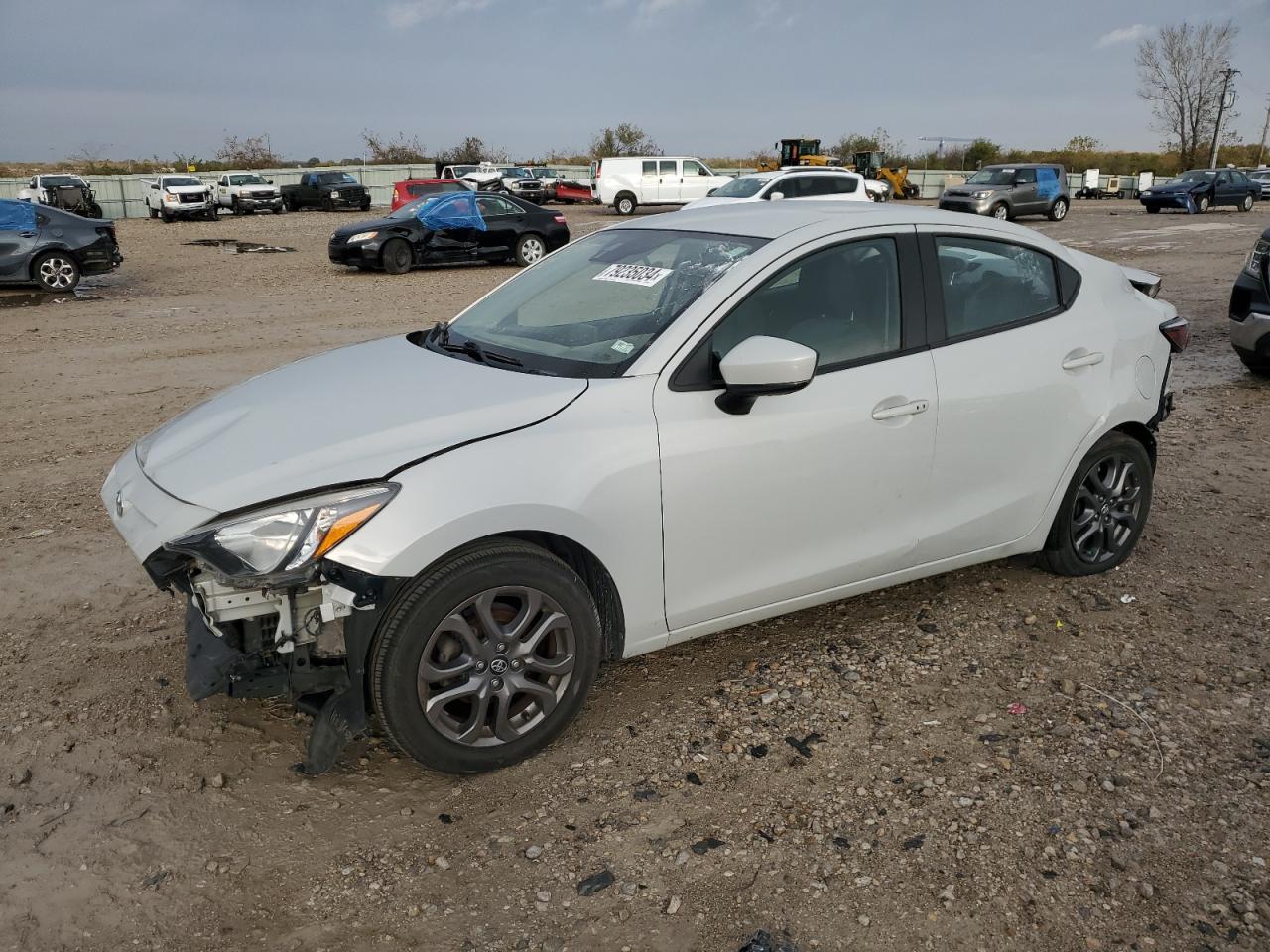 TOYOTA YARIS L 2019