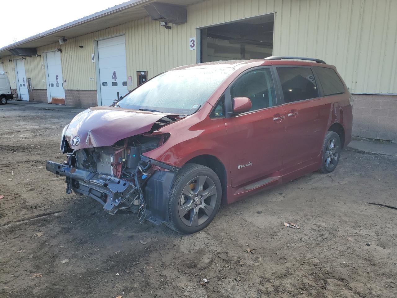 TOYOTA SIENNA SPO 2015