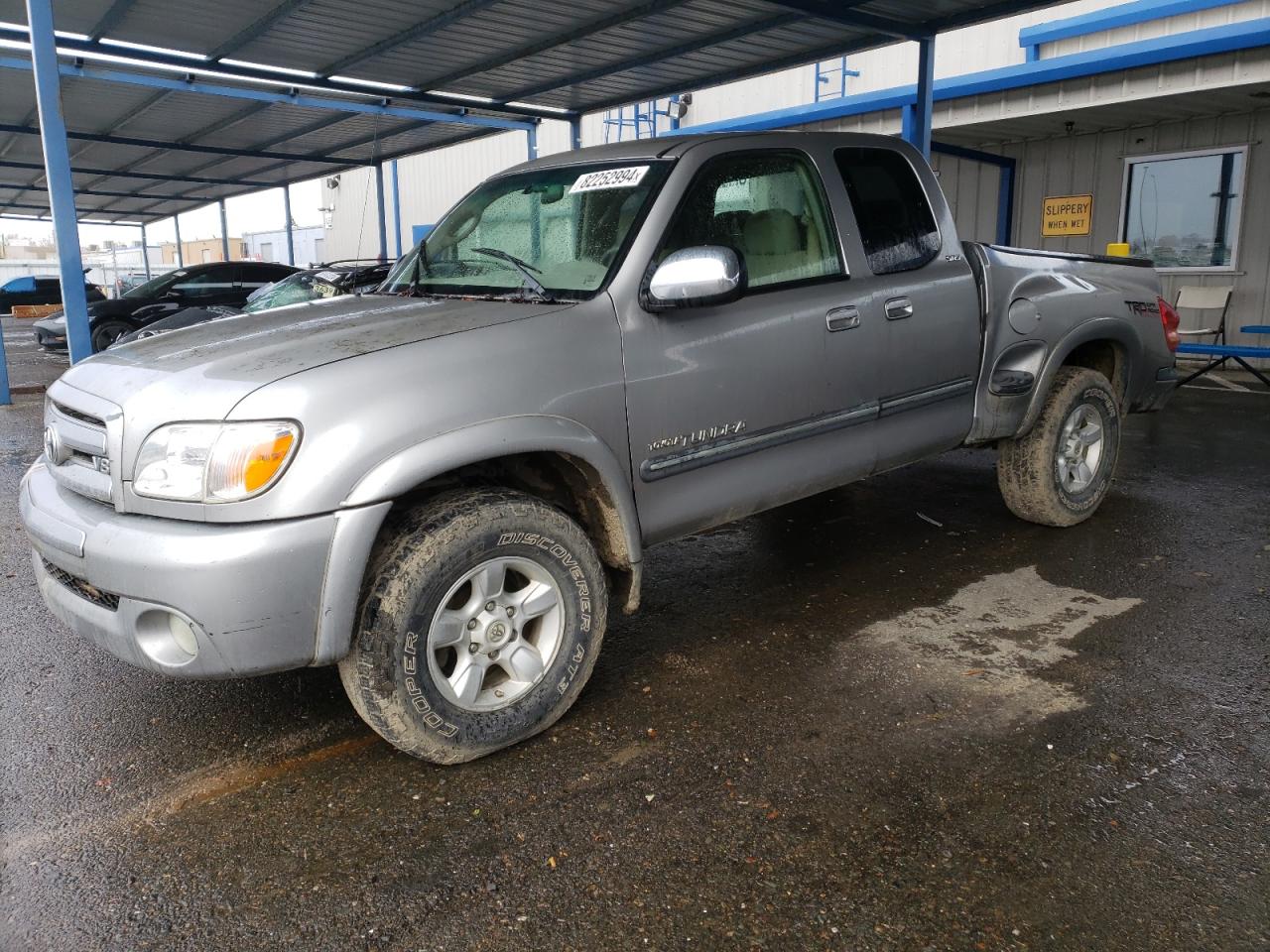 TOYOTA TUNDRA ACC 2006