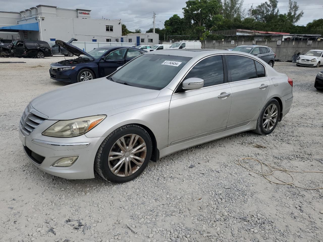 HYUNDAI GENESIS 4. 2012