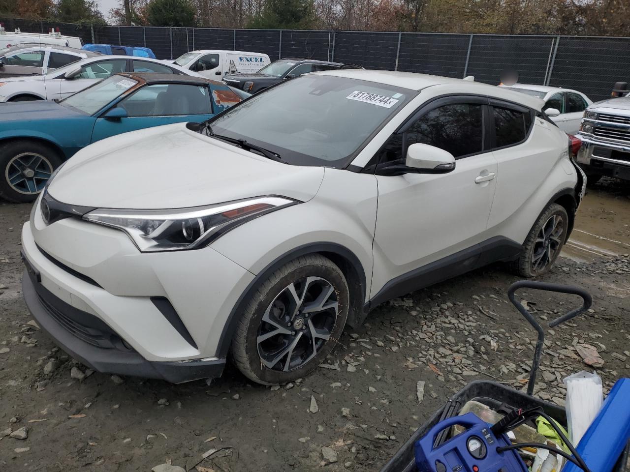 TOYOTA C-HR XLE 2018