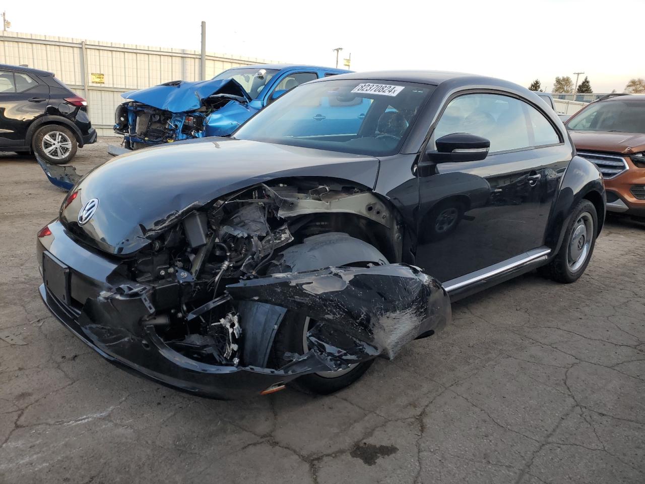 VOLKSWAGEN BEETLE 2012