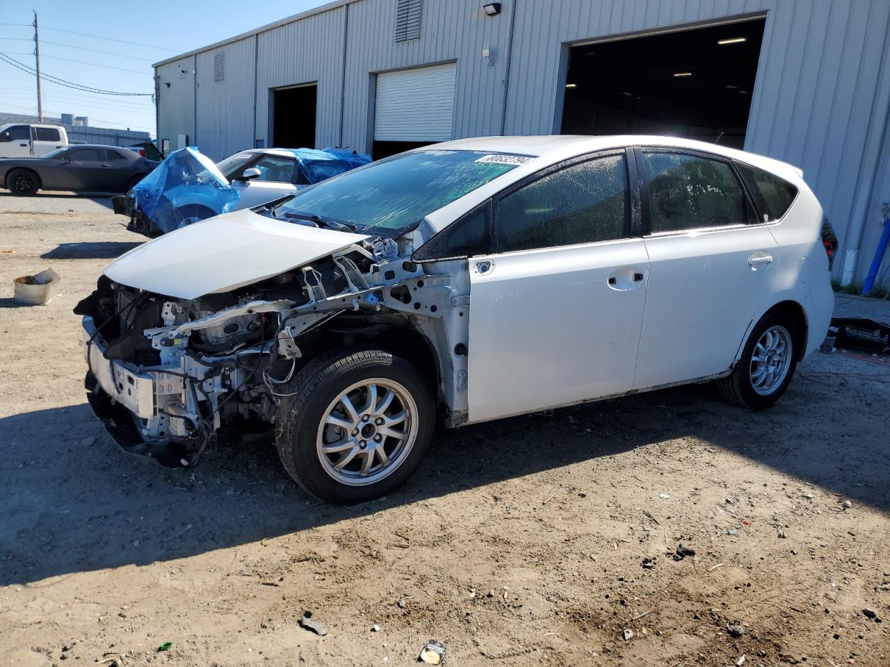 TOYOTA PRIUS V 2013