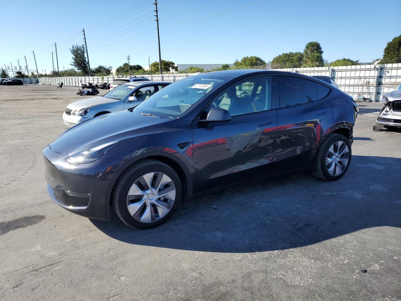 TESLA MODEL Y 2024