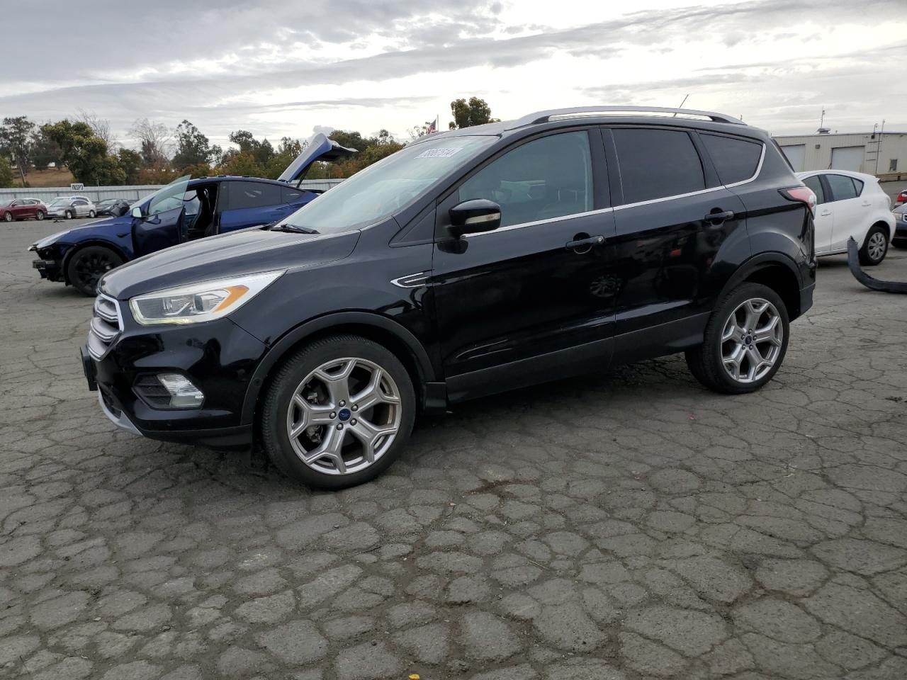FORD ESCAPE TIT 2017